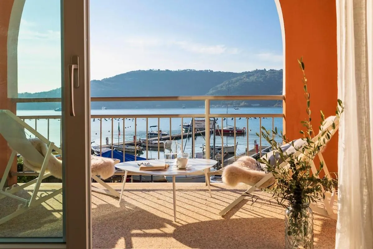 Villa Claudia - 1 Minute Walk To Beach Porto Venere 0*,  Italy